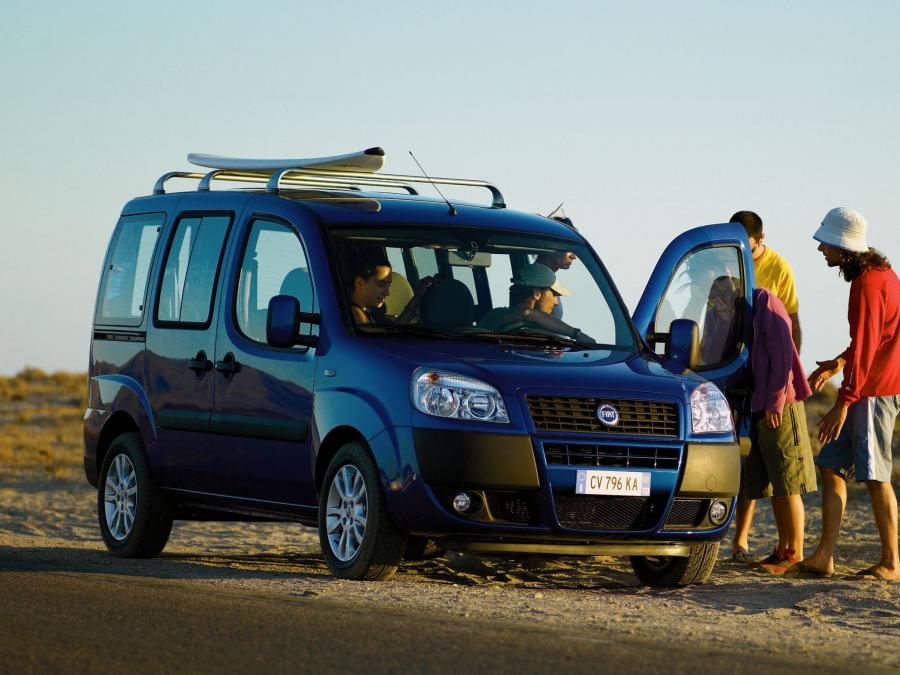  Fiat Doblo Panorama 2005 года  (фото 3 из 14)